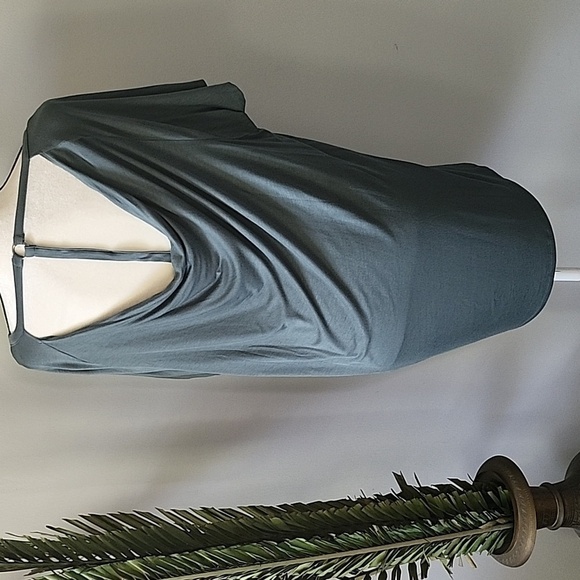 Maurices Green Scoop Neck Cowl Back Hi-Low Hem Tee NWT - Picture 3 of 10